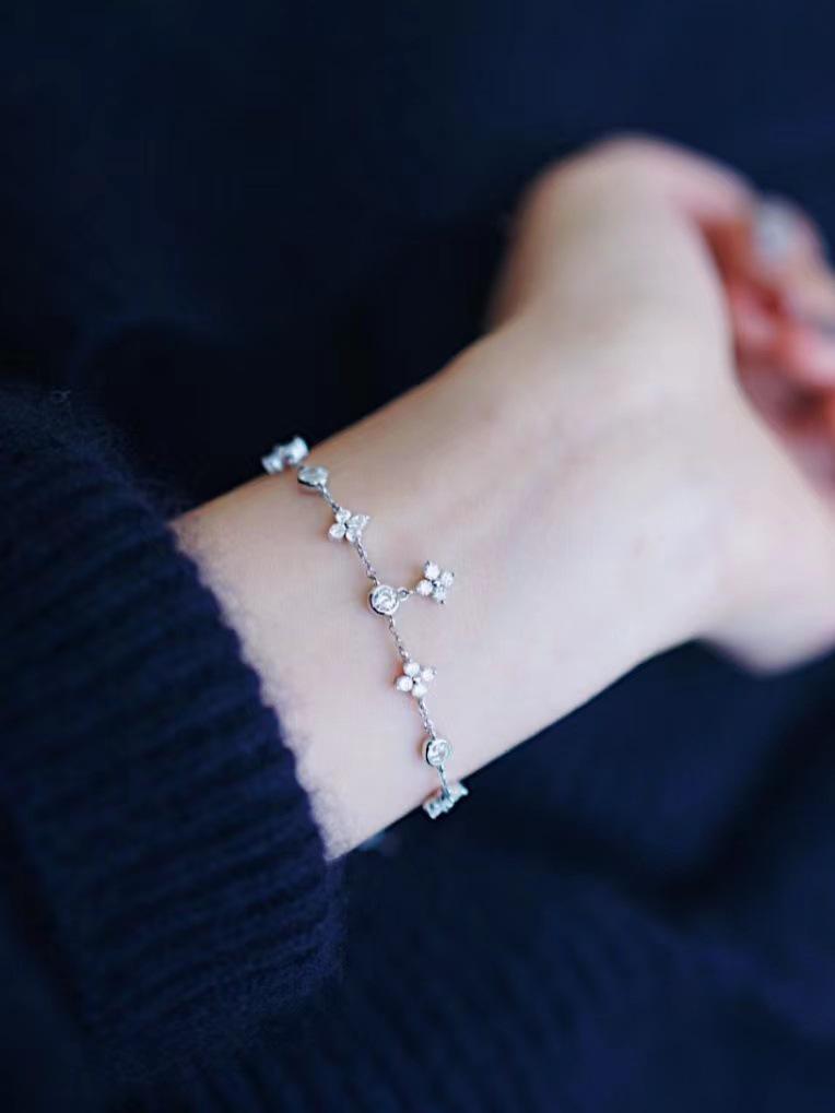 French Four-Leaf Clover Star Zircon Bracelet - 2024 Luxury Design