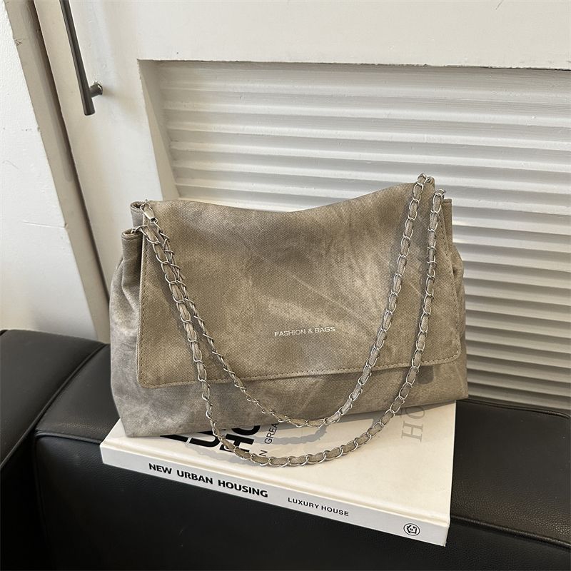 

Premium texture chain tote bag women s 2025 new versatile large-capacity class shoulder bag fashionable commuter bag