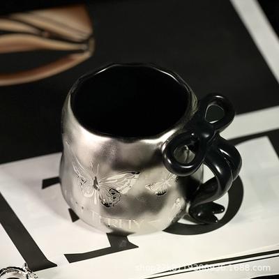 Dunkelsilberner Schleifgriff Kreative Keramiktasse Kaffeetasse Wasserbecher Haushaltspartnertasse Modisch und schlicht