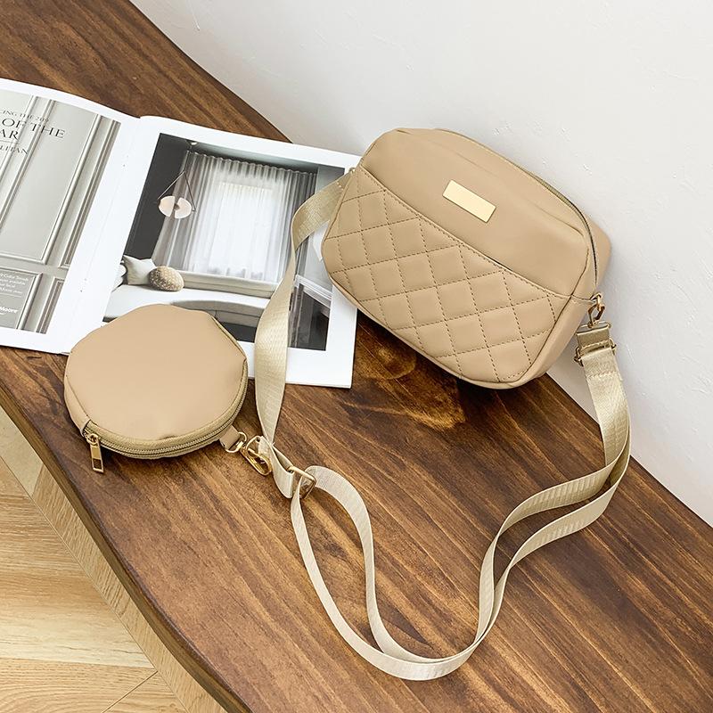 Mother and child bag, small square bag, new girls rhombus shoulder messenger bag, letter chain bag, one piece.