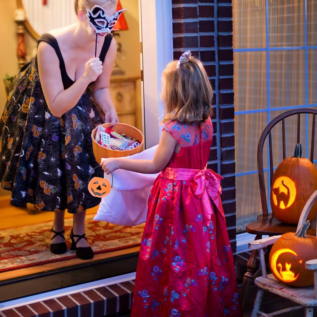 Pumpkin Candy Holder 8pcs Halloween Bucket for Trick or Treat Pail Orange Desktop Candlestick Decor Party Favors Storage