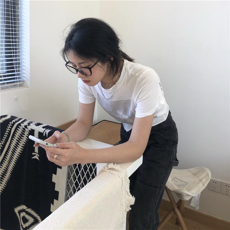 Design Sense White T-shirt for Women Short Sleeves New Summer Hot Girl Short Ins Chic Student Tops for Women Trendy