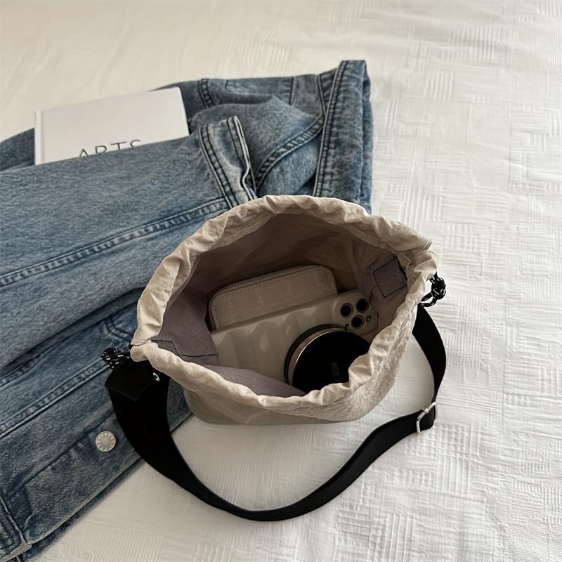 Lightweight Nylon Shoulder Bag for Women Casual Drawstring Bucket Style with Adjustable Strap, Large Capacity, Perfect for Travel & Daily Commute