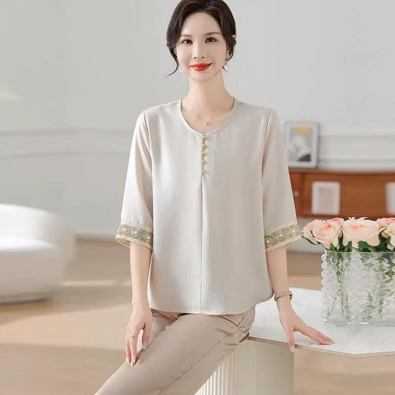 2026 Summer Retro Chiffon Blouse: Fashionable Three-Quarter Sleeve for Middle-Aged Women
