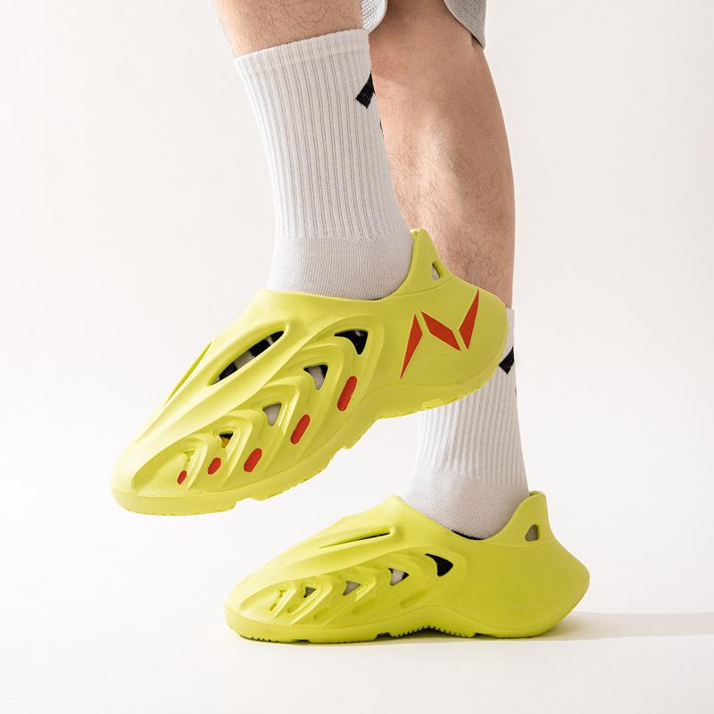 

2024 summer sports camouflage coconut hole shoes outdoor men s trend hollow Roman sandals beach shoes men 45