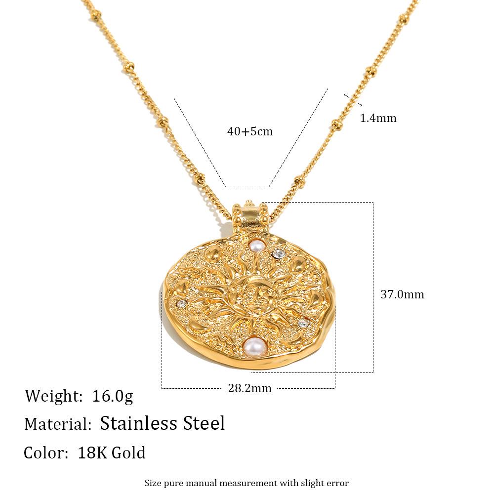Fashionable Gold Sun Smiley Face Pendant Necklace Unique Women Jewelry Accessory For Daily Wear Stylish Gift