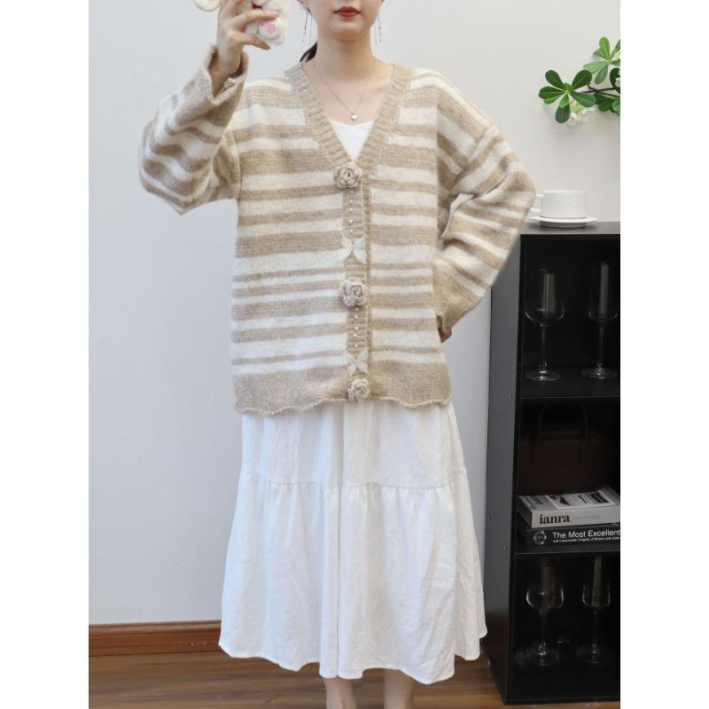 

Three-dimensional flower bead design sense knitted cardigan autumn and winter new loose striped sweater jacket women one size fits all хаки