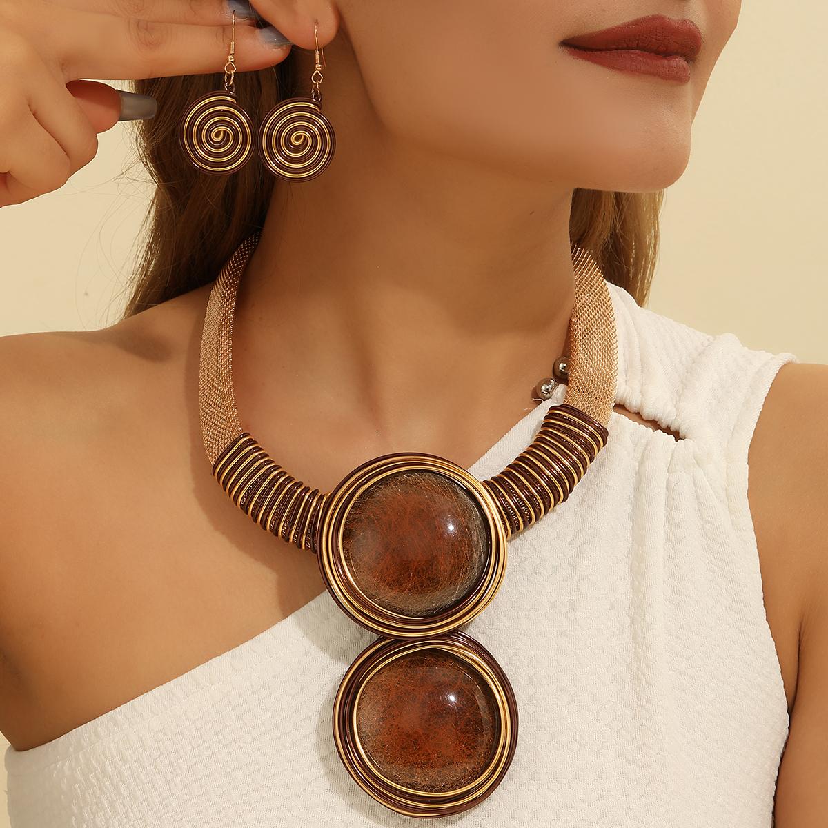 New Design Trendy Fashion Round Resin Gems Aluminum Wire Handmade Woven Necklace And Earring Set For Women Party Accessories коричневый