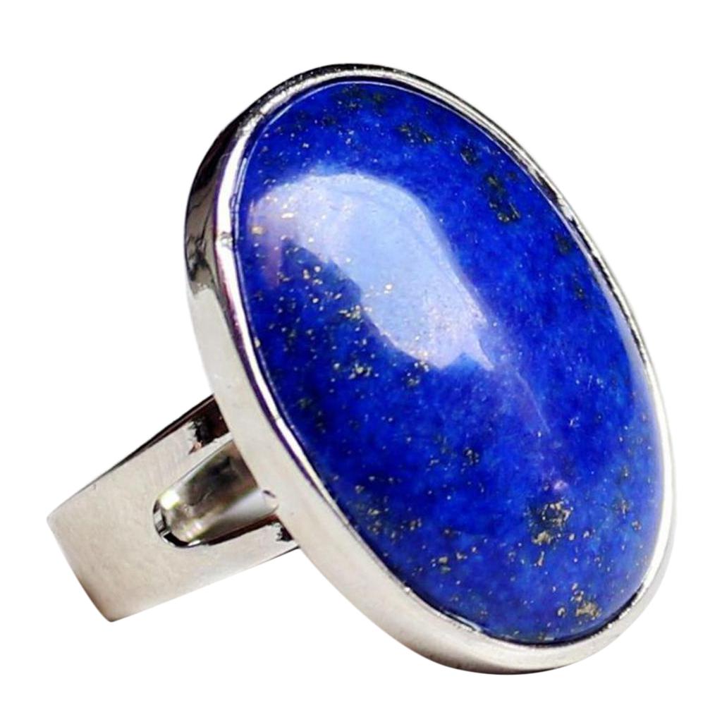 

Женское кольцо с овальным натуральным камнем