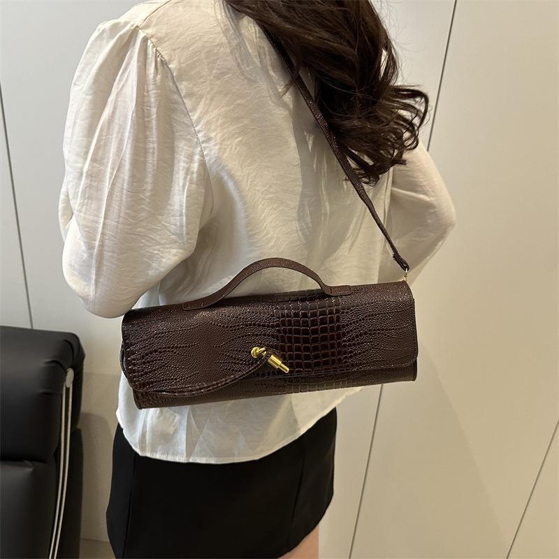 Hot-selling snake pattern clutch bag, organ bag, horizontal light luxury small square bag, portable shoulder messenger dinner bag