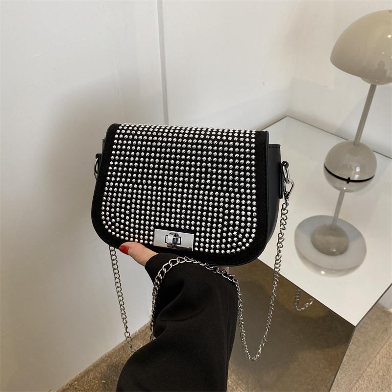 Stylish Trendy Chain Bag For Women Casual Commuting Shoulder Purse In Black White Khaki Silver