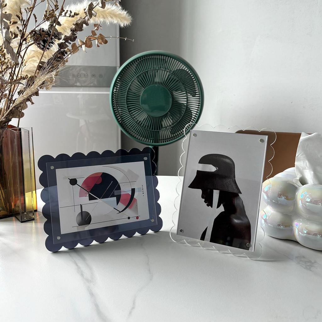 Bunter acrylfarbener Wellen-Magnet-Fotorahmen für den Tisch