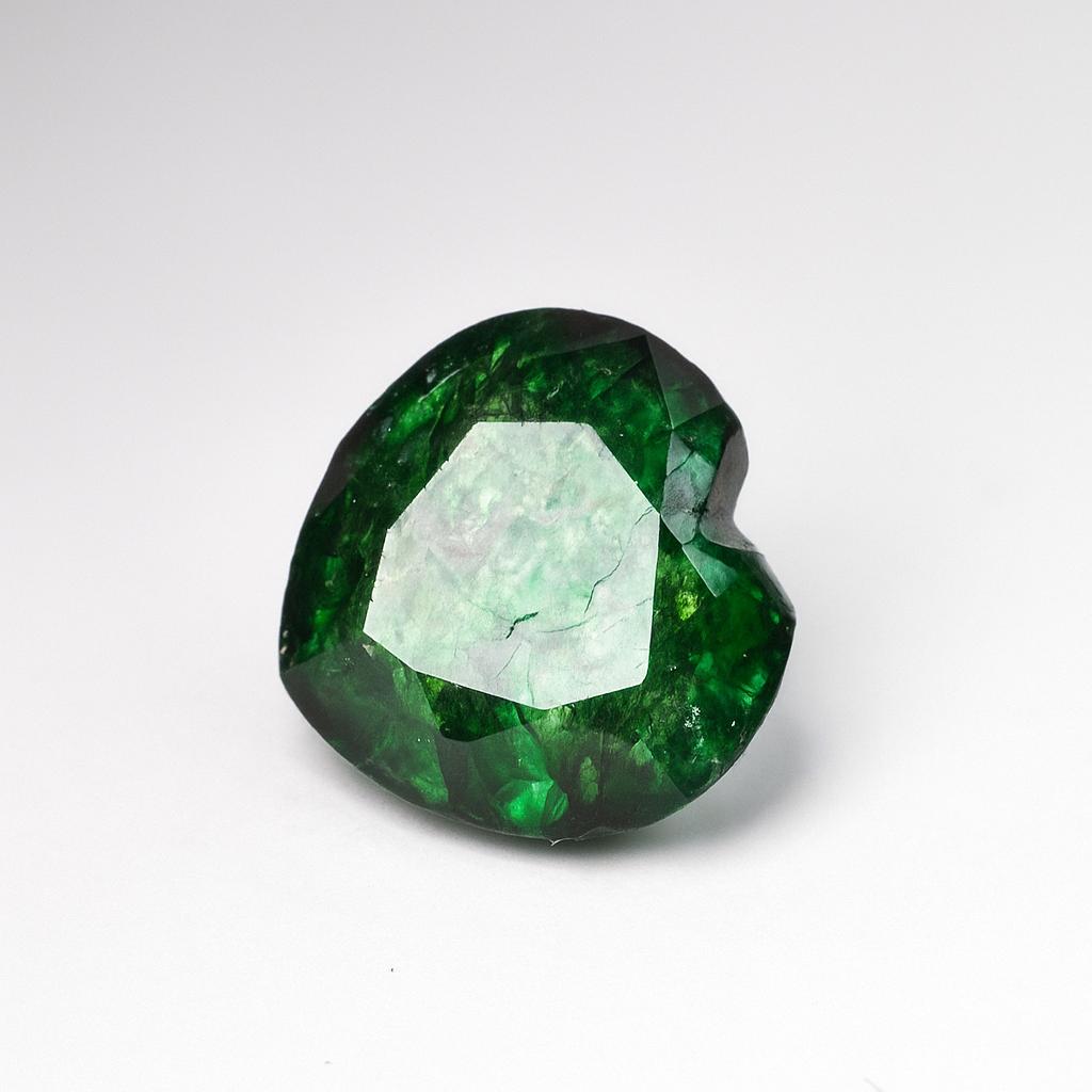 Natural Green Emerald Loose Gemstone Heart Shape 8.10 ct for Jewelry Making and Gem Collections