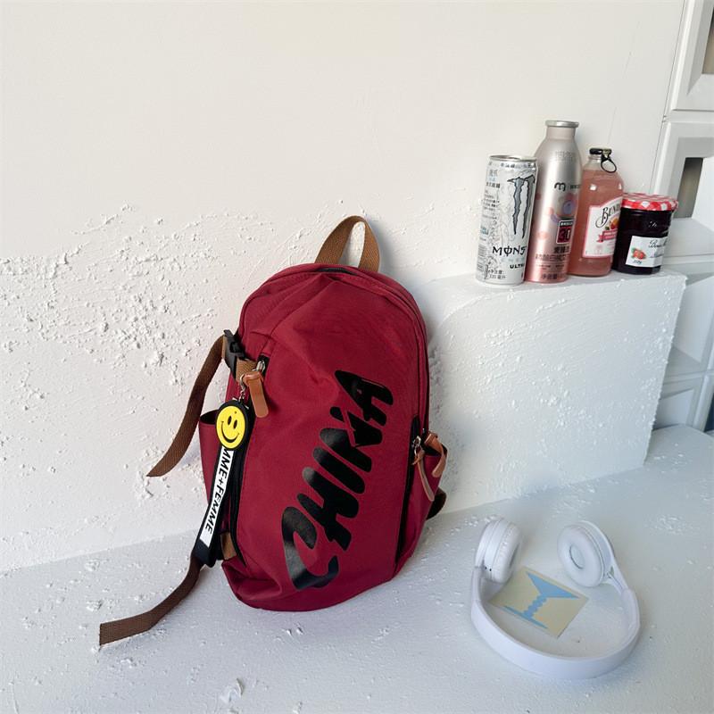 

Trendy Unisex Children s Canvas School Backpack With Comfortable Air Cushion Straps червоний