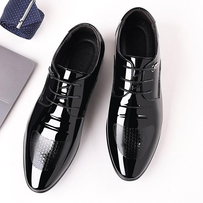 Luksusowe buty biznesowe Oxford ze skóry męskie oddychające lakierowane buty formalne plus size męskie biurowe ślubne płaskie buty męskie czarne