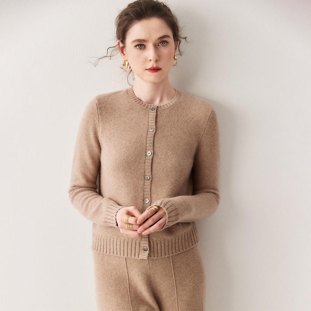 Women's Slim Fit Cashmere Knit Cardigan – Round Neck, Thickened, Versatile, Skin-Friendly Wool Coat for Autumn/Winter.