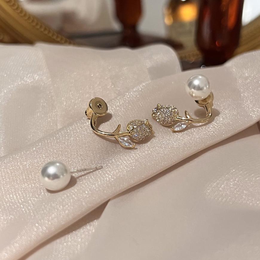 Stylish Tulip Pearl Stud Earrings for Women - Niche Design, Elegant, Versatile, 2022 New Collection