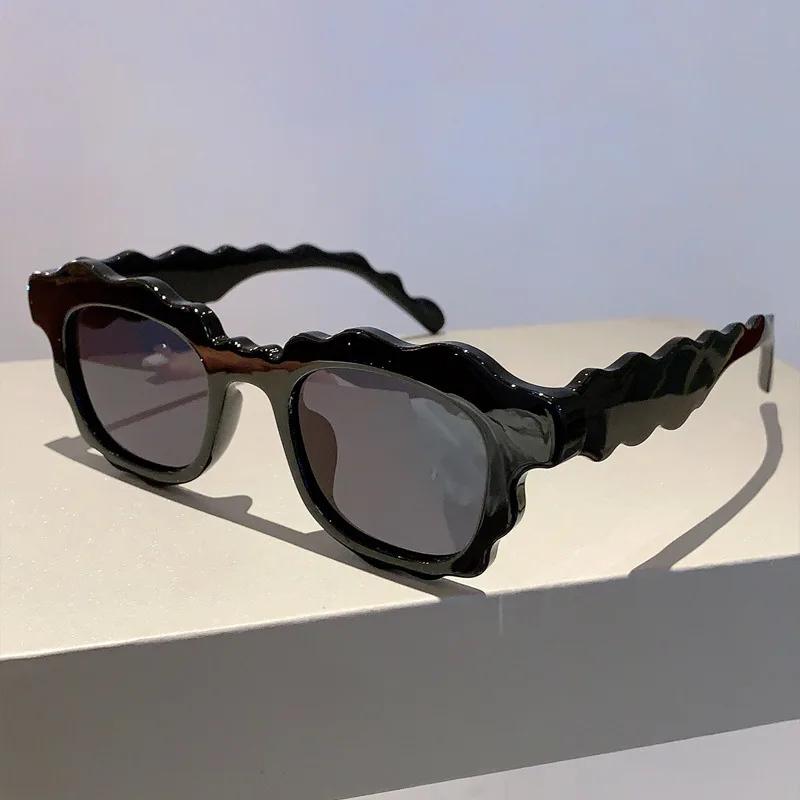New Luxury Brand Designer Vintage Wave Flower Pink Sunglasses Women For Men Sun Glasses Trendy Punk Popular Sexy Cute Eyeglasses