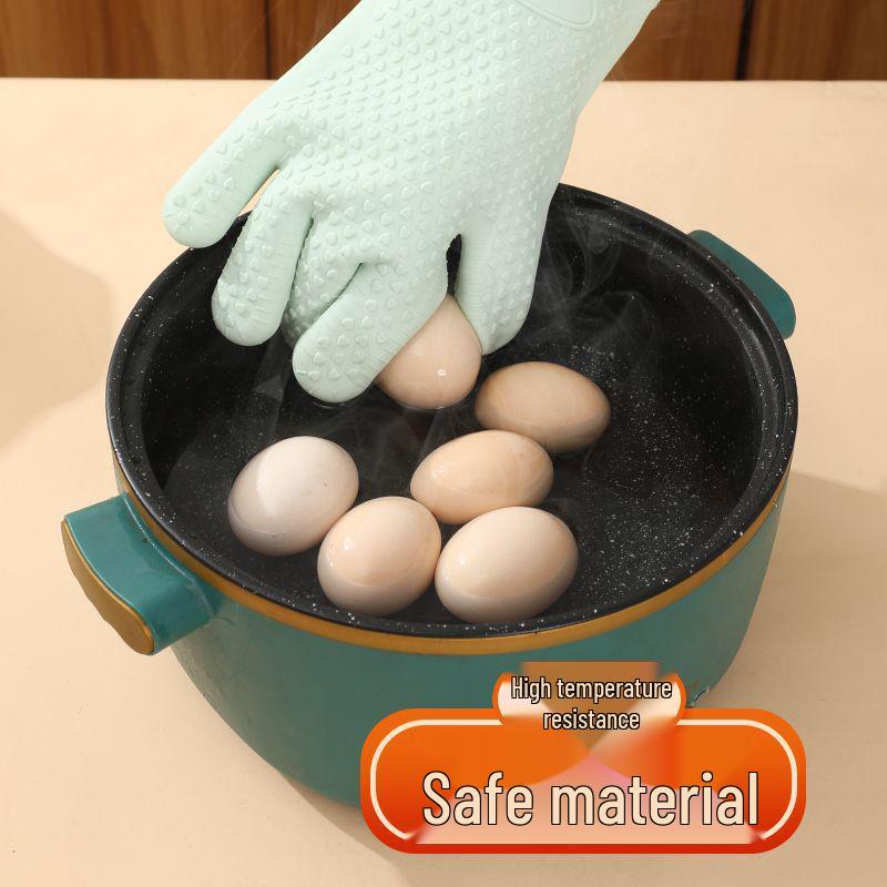 Heat-Resistant Knitted Cotton Oven Gloves: Insulated, Food-Grade, Easy-Cleaning.