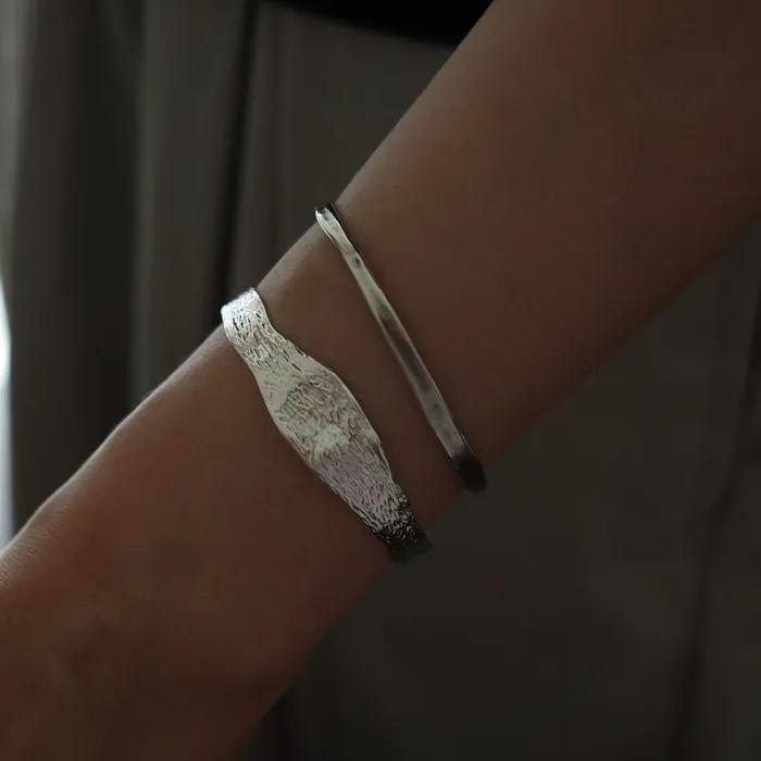 _Vintage Slim Bangle Bracelet (Silver)