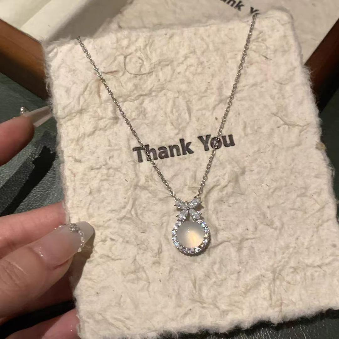 European Princess Chalcedony Earrings & Necklace Set: Luxurious, Fashionable, Versatile