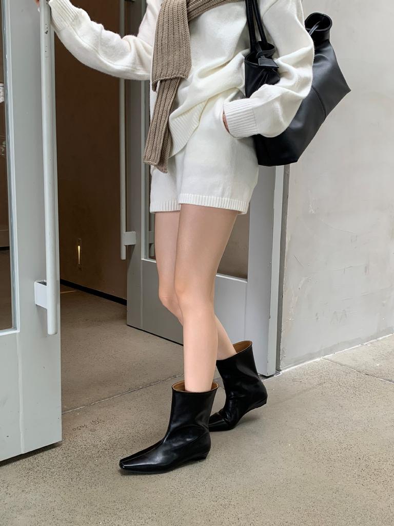 2025 Fashion Square Head One-pedal Slope Heel Short Tube Wide Boots Women's Solid Color Retro British Style Cowhide Fashion Boots