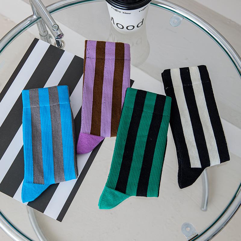 Nueva Tendencia Europea Color de Contraste Raya Vertical Calcetines de Caña Media Diseño Algodón Puro Combinación de Colores Calcetines Deportivos Apilables