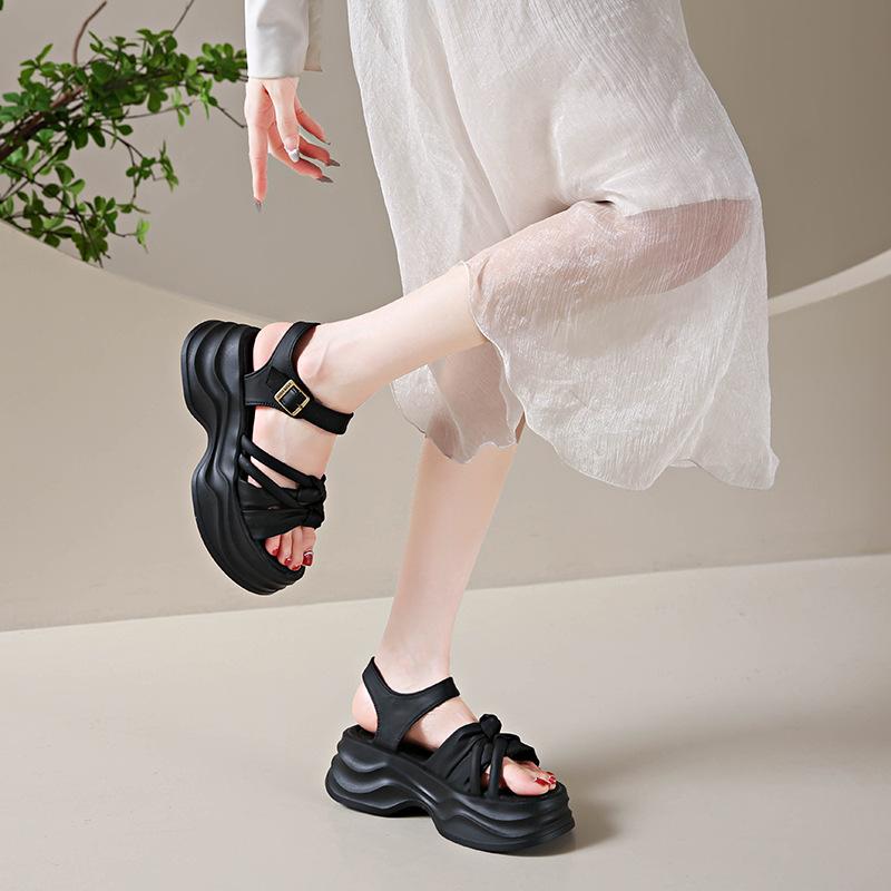 Sandals Women's Summer 2025 New Super Fire Casual Fashion Non-slip Comfortable Versatile Soft Bottom One-word Buckle Skirt