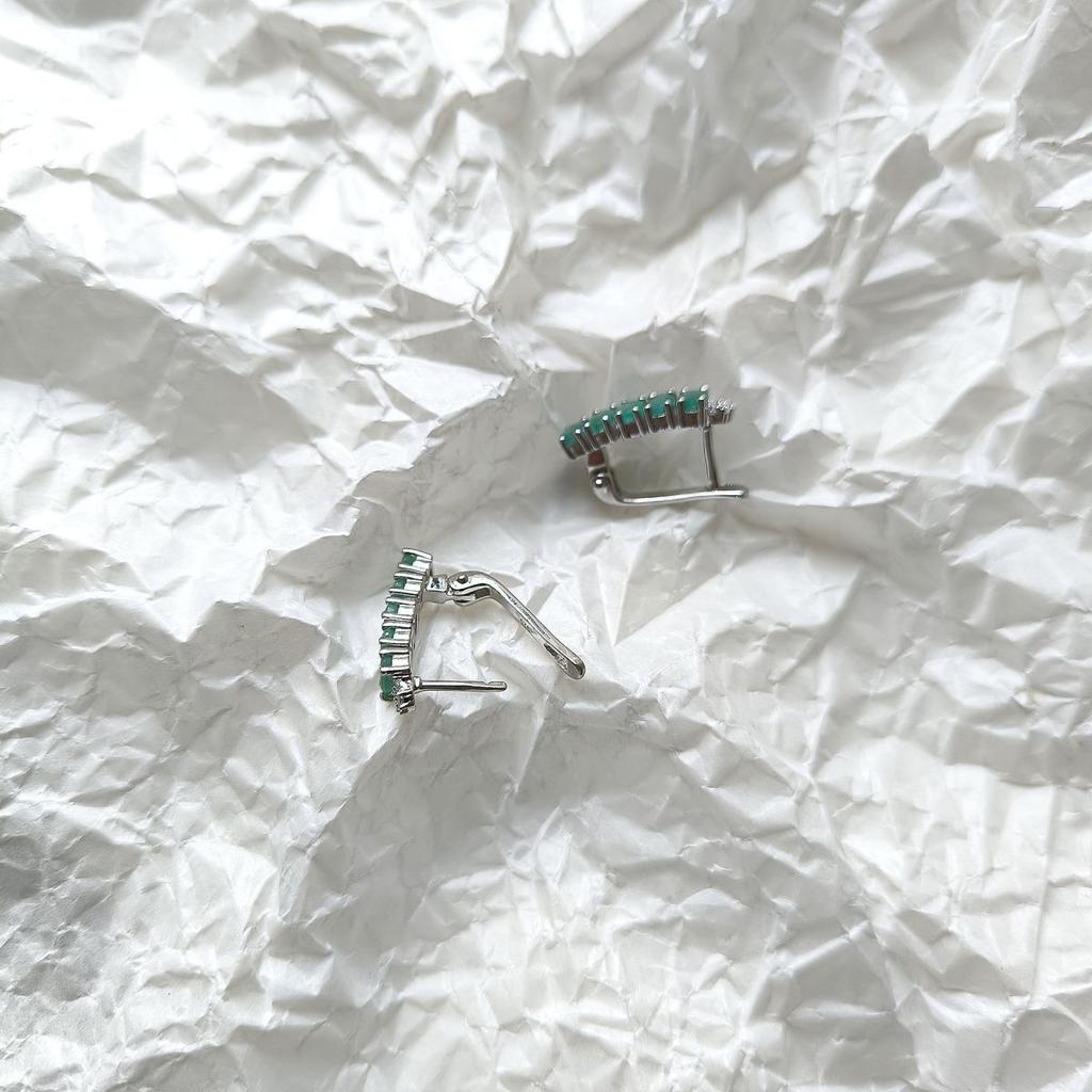 Silberohrringe mit natürlichem Smaragd und Zirkonia (2161981)