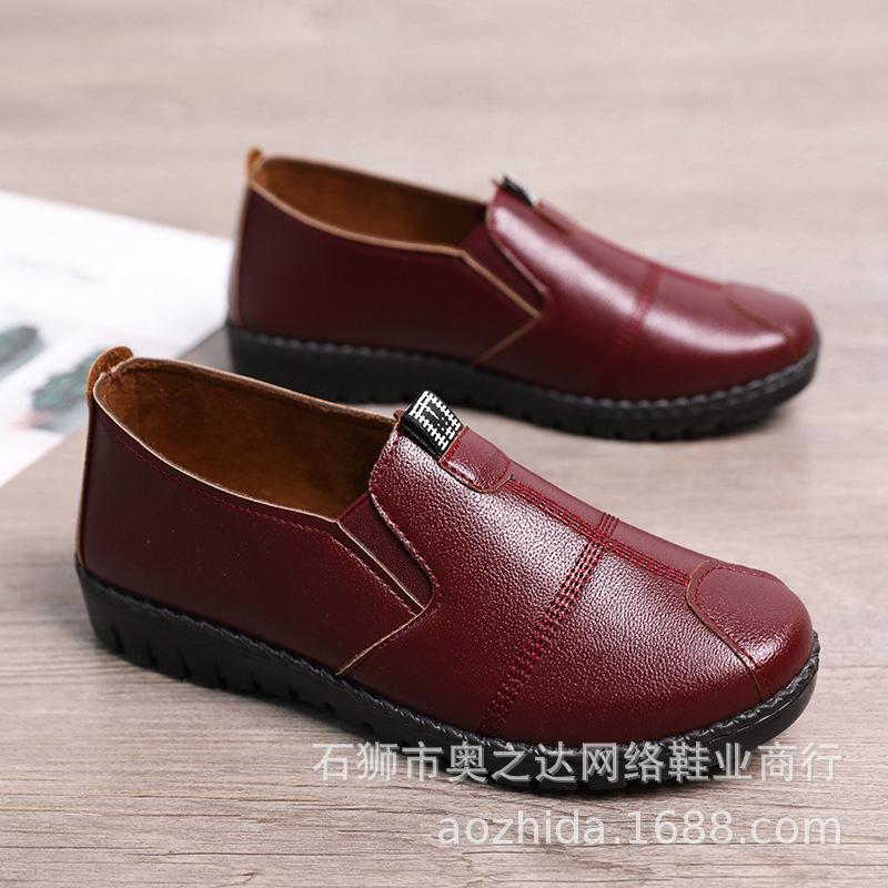 

Leather shoes women s large size women s shoes 40 41 size 2025Shopee middle-aged and elderly mother shoes lazy shoes 41