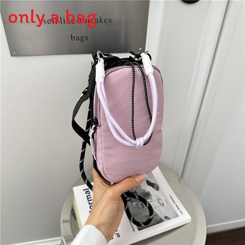 Urban Minimalist Single Shoulder Bag With Nylon Material For Daily Commuting