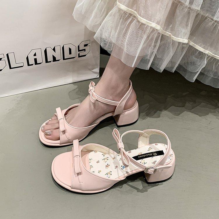 Flat Bottom One-word Strap Cross 2025 New Summer Wear with Skirt Fairy Wind Vacation Beach Cool Slippers