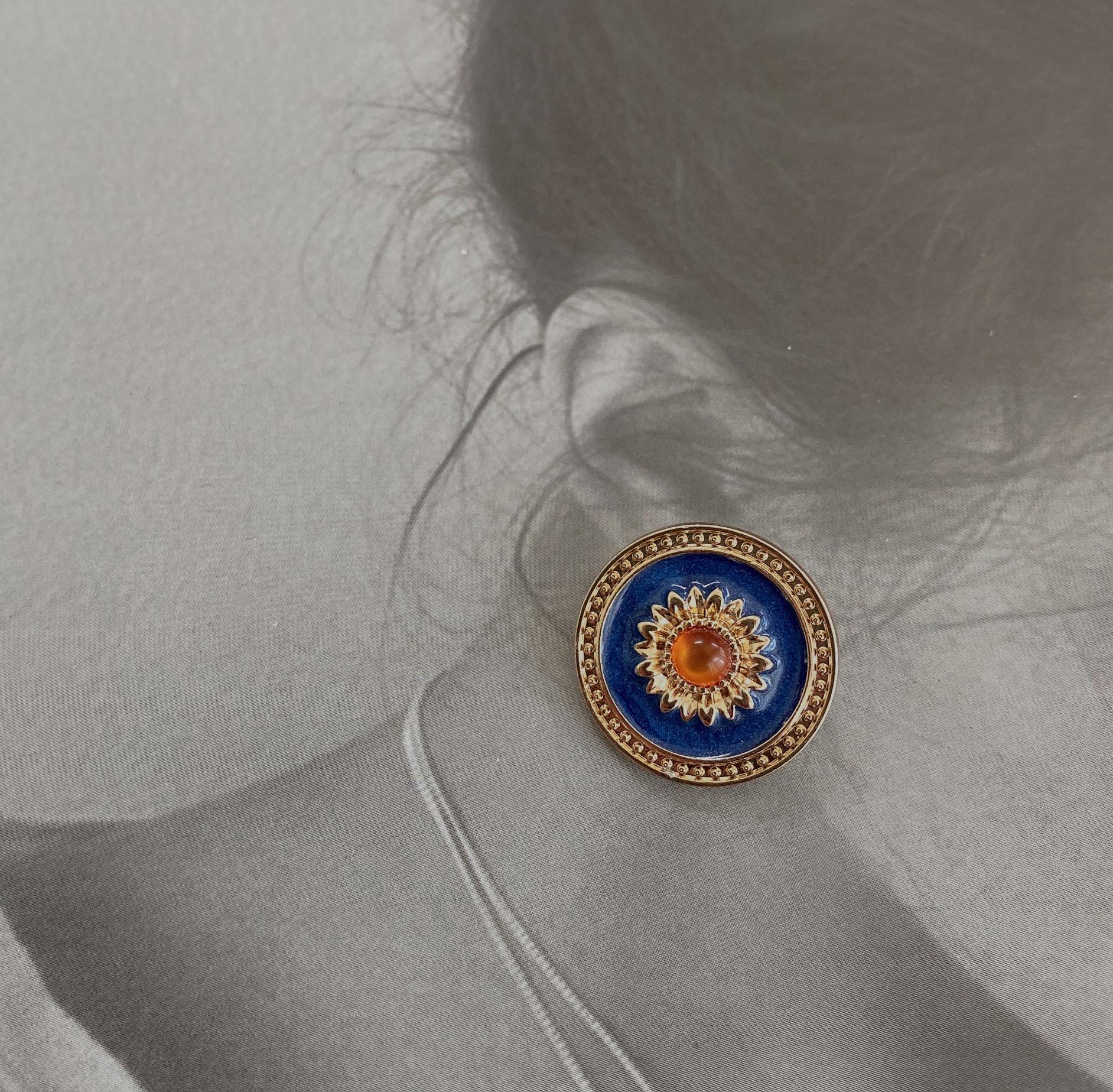 

Yisen ESSTUDIO Xiaoxiang Ретро металлические и цветные декоративные пуговицы - европейский и американский элегантный стиль