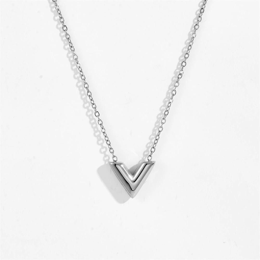 2025 New Simple Gold Niche Light Luxury V Letter Necklace for Women Summer Collarbone Chain Earrings Bracelet
