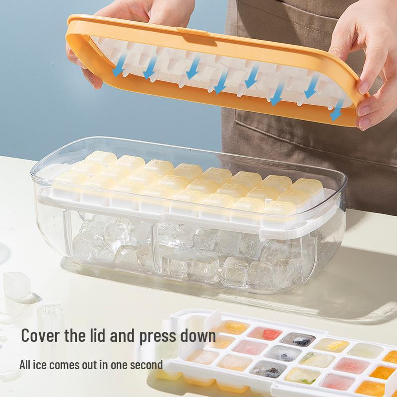 Large Capacity Silicone Ice Cube Tray with Lid for Easy Ice Storage and Making