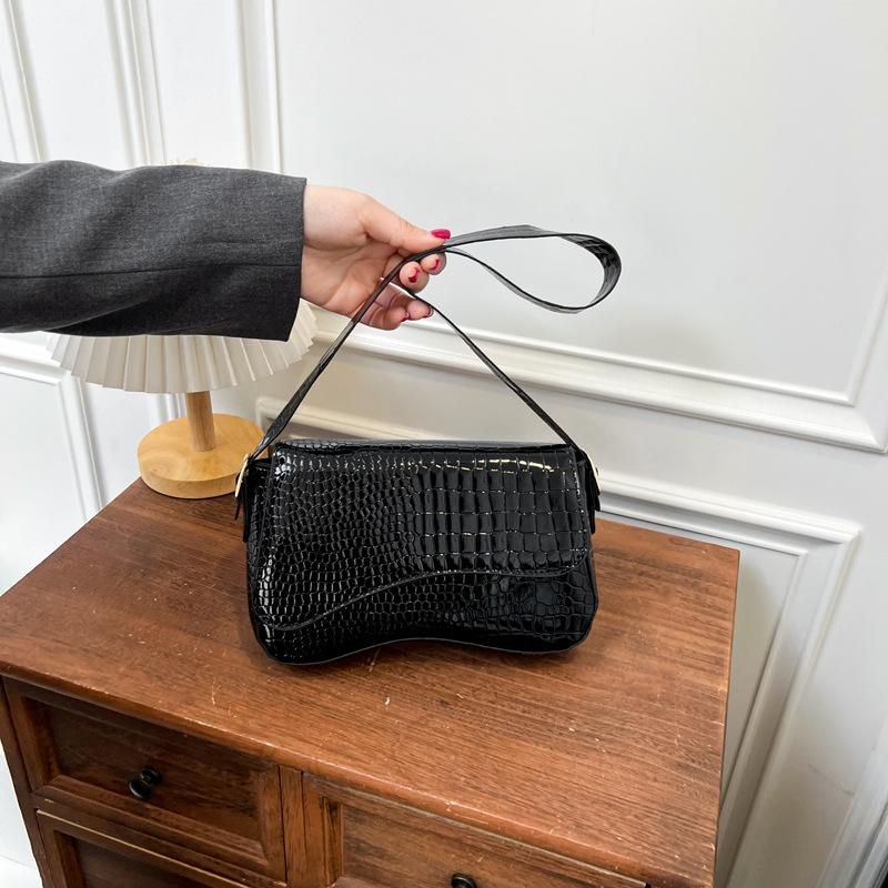 

Vintage Solid Color Pu Shoulder Underarm Bags for Women Simple Ladies Flap Saddle Bag Versatile Female Casual Phe Handbags чёрный