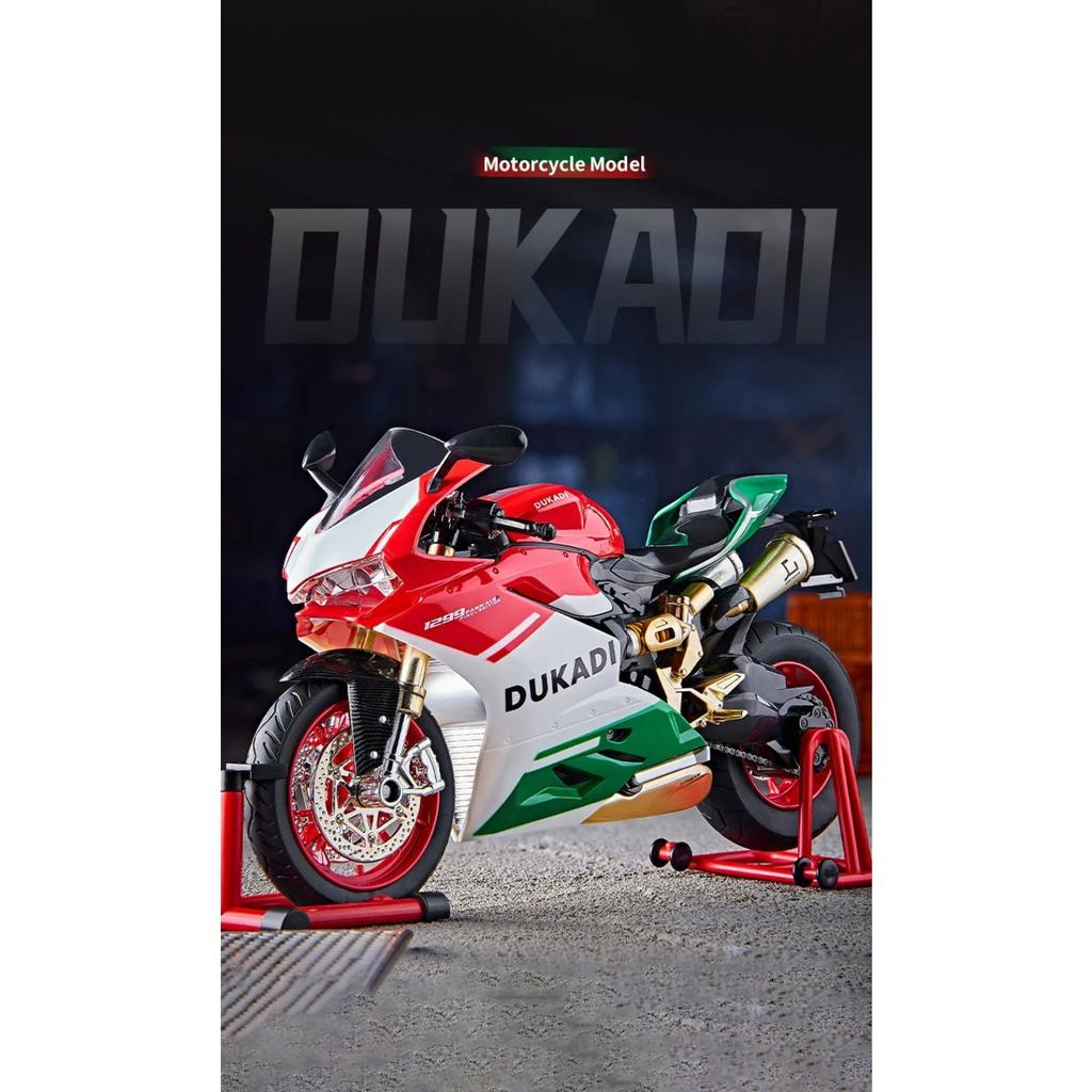 1/9 Ducati 1199 Panigale Alloy Sports Motorcycle Model Diecast Track Racing Motorcycle Model with Spray Sound Light Kids Toys