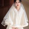 Châle Cape en Fourrure pour Mariée d'Hiver - Cardigan Blanc pour Mariage ou Demoiselle d'Honneur.
