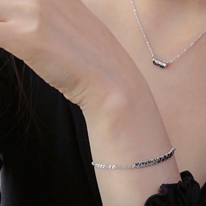 BELLOOGGI Heart Texture Band Bracelet