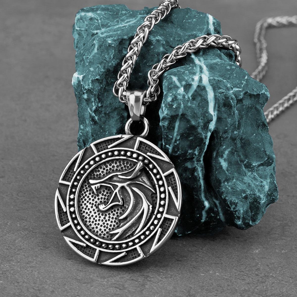 

Viking Wolf stainless steel men s pendant animal rune necklace accessories fashion titanium necklace gift jewelry