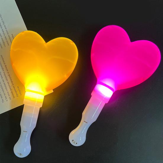 LED Işık Çubuğu 3 Işık Modu ile Yıldız veya Kalp Şeklinde Renkli Işıklı Çubuk Konser Parti Etkinlikleri için