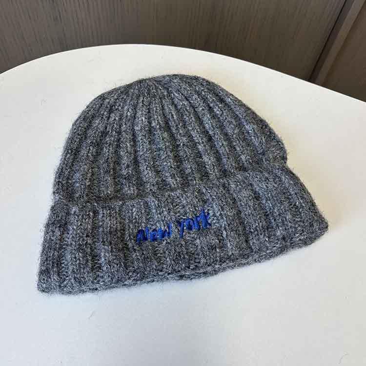 Ear Protection Cold Hat Simple Casual Men'S And Women'S Commuting Knitted Hat Embroidered Letter Warm Wool Hat