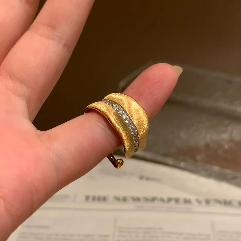 Fashion Banana Leaf Statement Ring Women Luxury Brushed Texture Craft Zircon Accented Inlaid Band Party Accessory Jewelry Gift