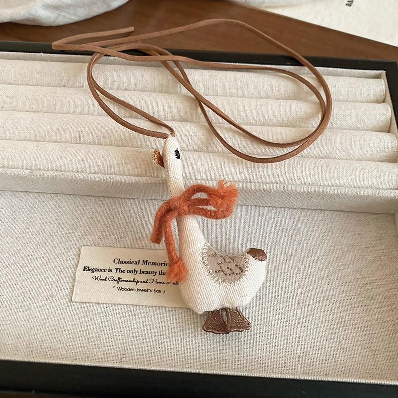 Love Pendant Necklace Internet Celebrity Fashion Versatile Sweater Chain High Sense Jewelry