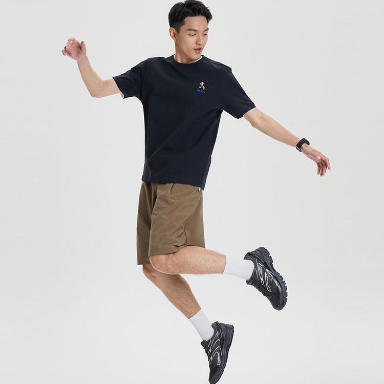 Saucony Running Little Man Embroidered Crew Neck Casual Pullover Short Sleeve T-Shirt Men T-Shirts Black SC2239080-1