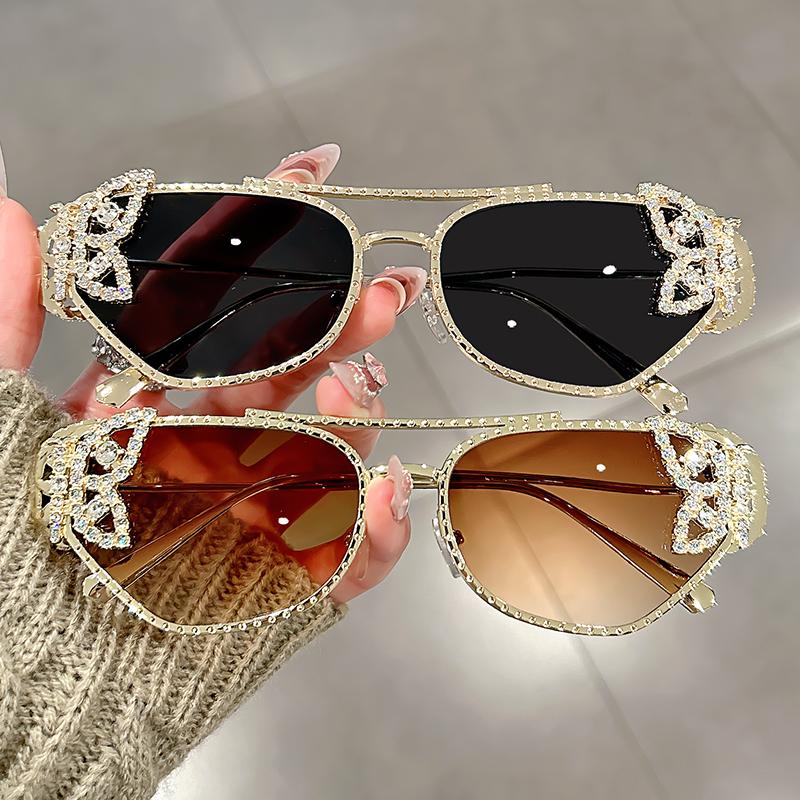 Fable Women's High-End Sunglasses For Travel And Party European American Style Butterfly Diamond Set Fashion Eyewear