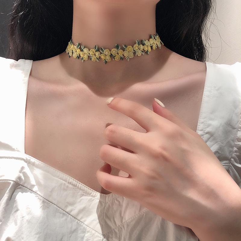 Sweet Flowers Lace Necklace Choker for Women Girls Good Quality Embroidery Fashion Romantic Design Accessory Jewelry