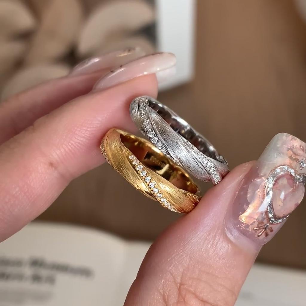 Mittelalterlicher Gebürsteter Drehbarer Twist Diamantring für Damen, Nische Schlichtes Stapeln und Tragen Vielseitiger Heavy Industry Retro Ring