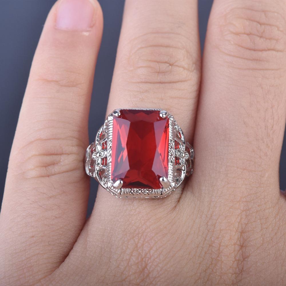 Vintage Ruby Engagement Rings for Women Elegant Jewelry Gift for Her Romantic Wedding Band
