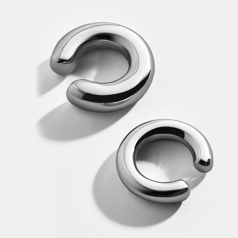 

Minimalist Asymmetrical Polished Alloy Earring with Double Round Cuff серебряный